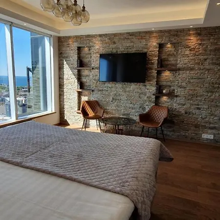 Skyview - Breathtaking Views From Bed And From Jacuzzi. Center Skyscraper Upper Floors * Tallinn