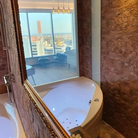 Skyview - Breathtaking Views From Bed And From Jacuzzi. Center Skyscraper Upper Floors Apartment Tallinn