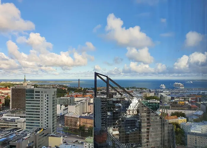 Skyview - Breathtaking Views From Bed And From Jacuzzi. Center Skyscraper Upper Floors * Ταλίν